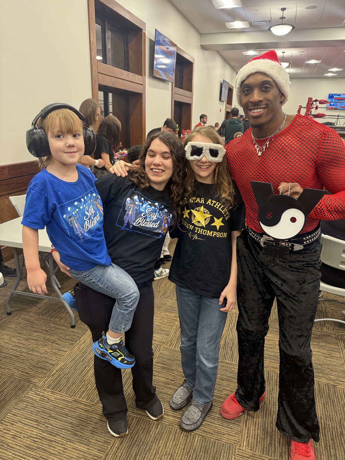 YKies with fans